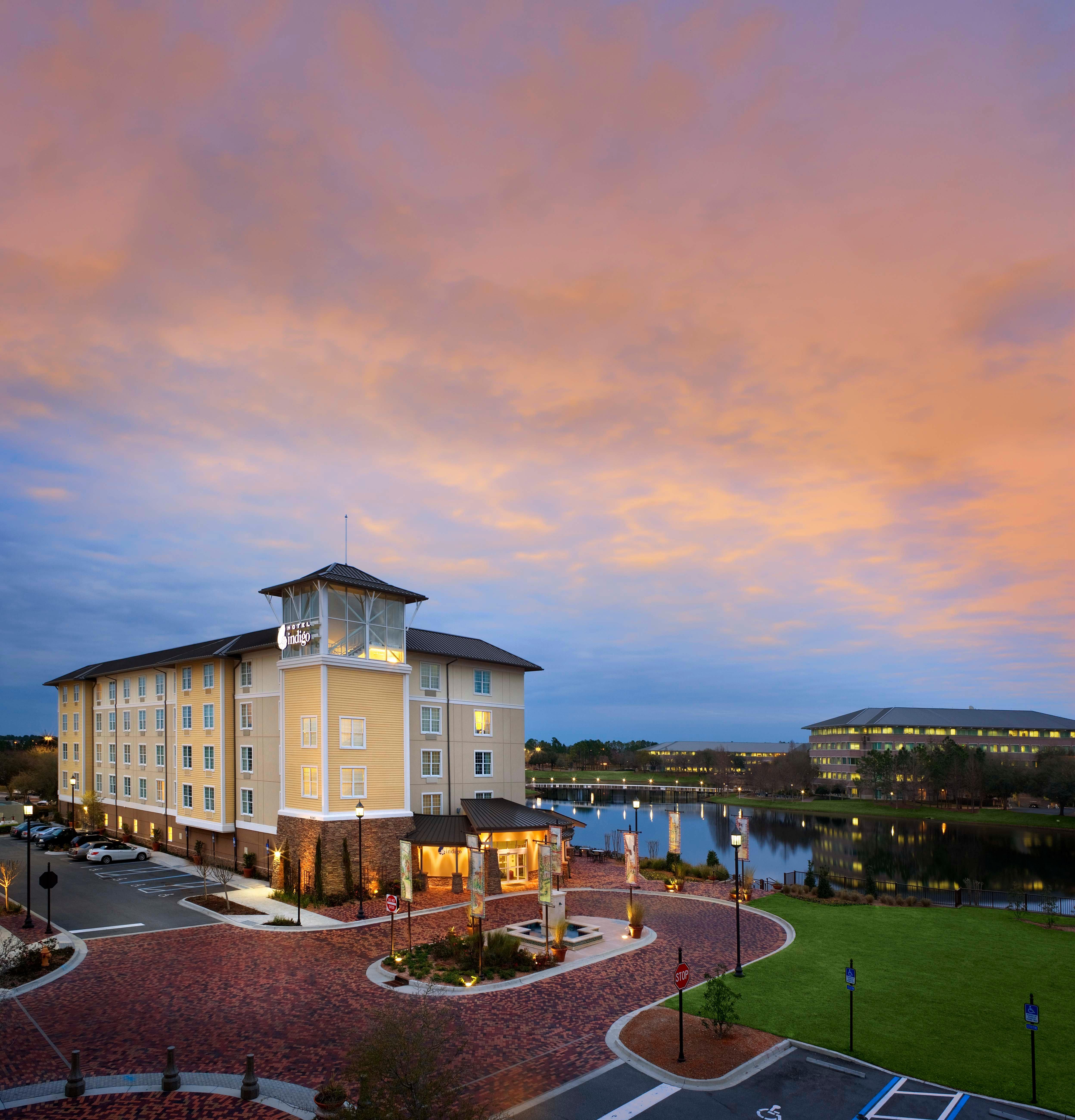 Hotel Indigo Jacksonville-Deerwood Park By Ihg Exterior photo