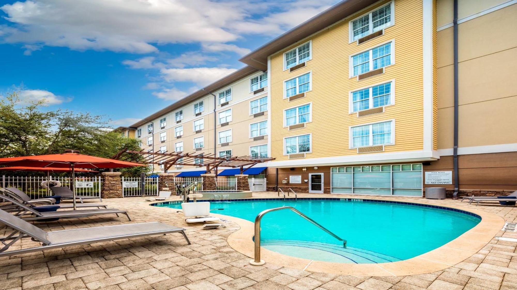 Hotel Indigo Jacksonville-Deerwood Park By Ihg Exterior photo