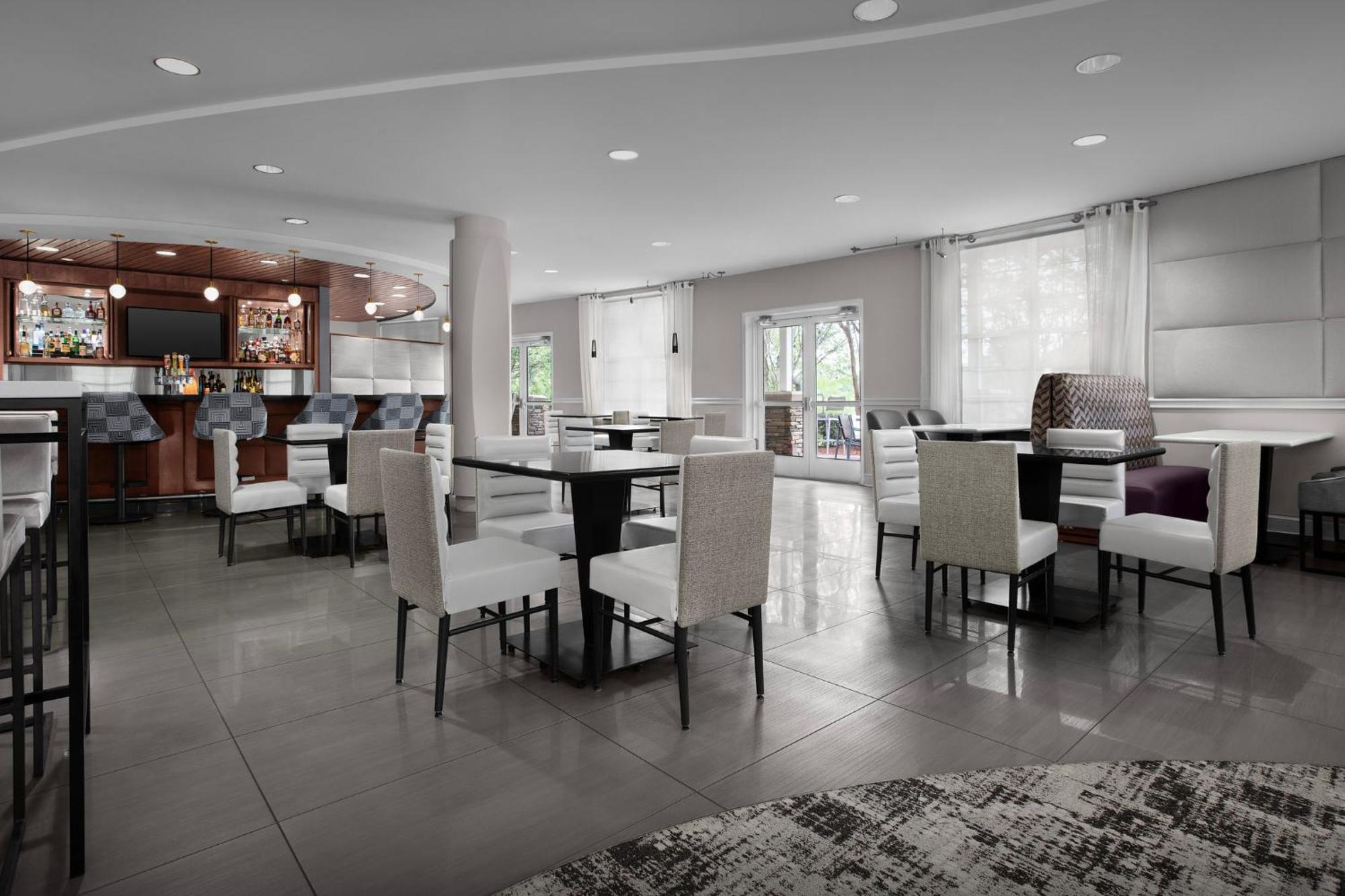 Hotel Indigo Jacksonville-Deerwood Park By Ihg Exterior photo