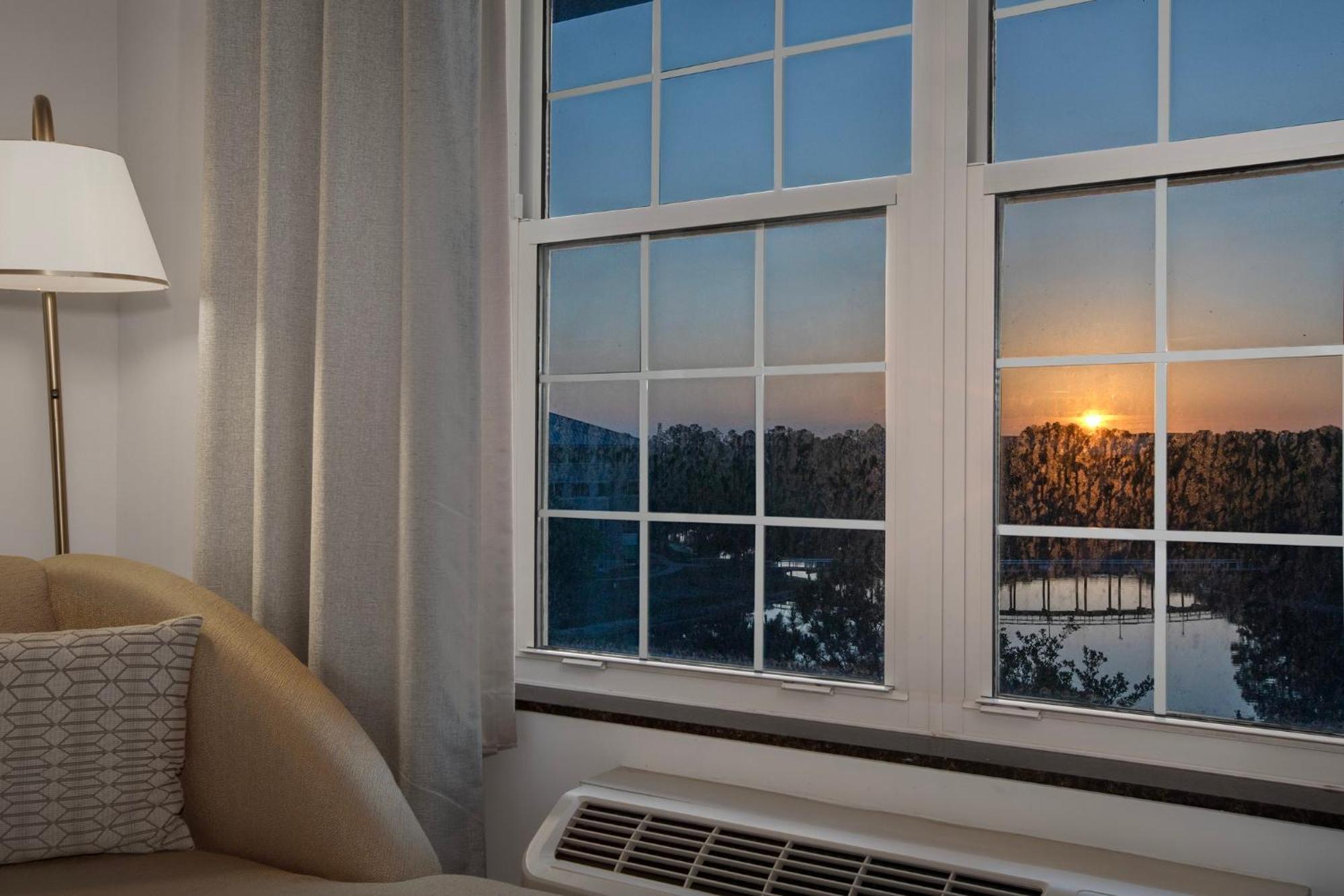 Hotel Indigo Jacksonville-Deerwood Park By Ihg Exterior photo
