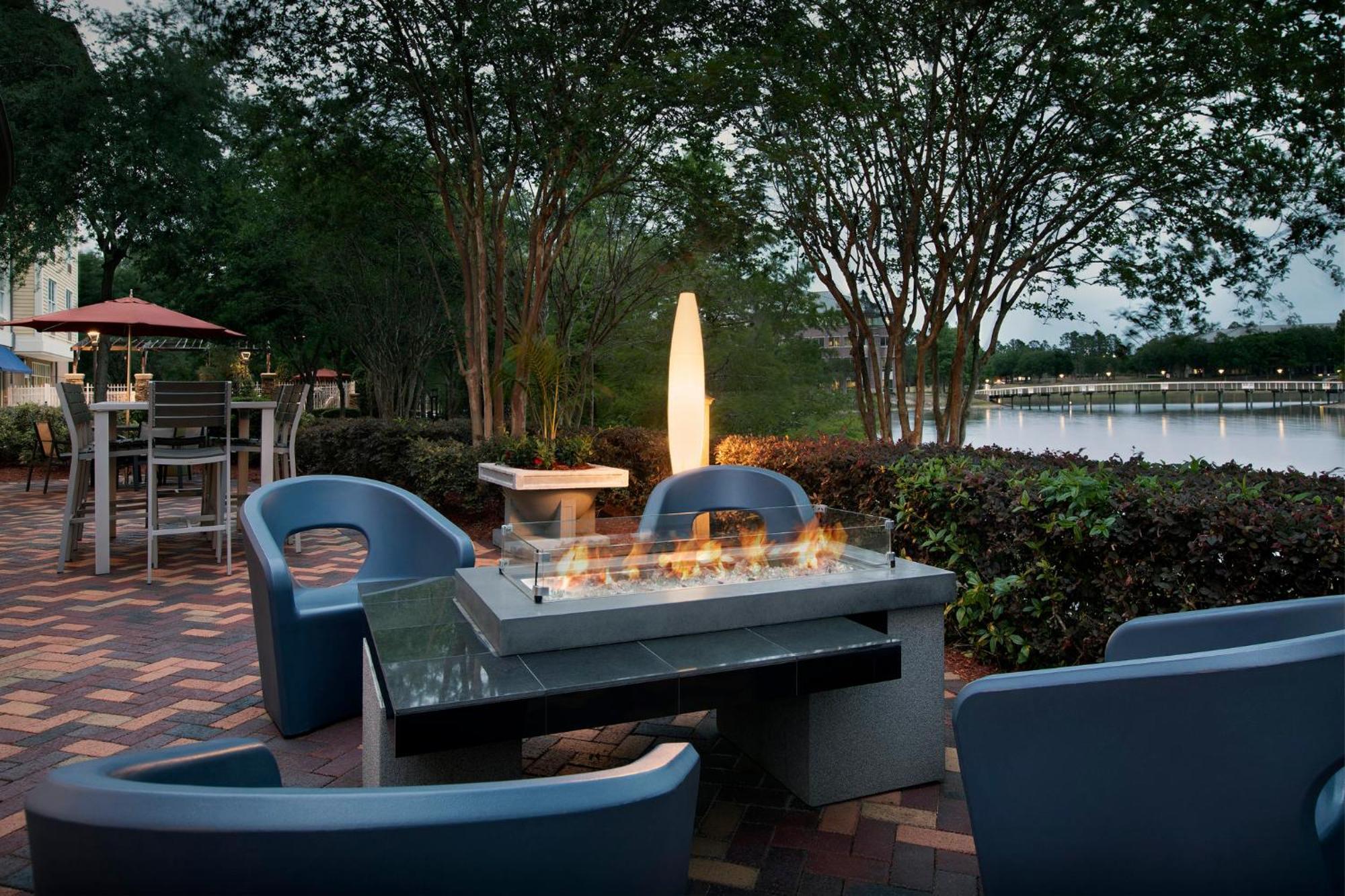 Hotel Indigo Jacksonville-Deerwood Park By Ihg Exterior photo