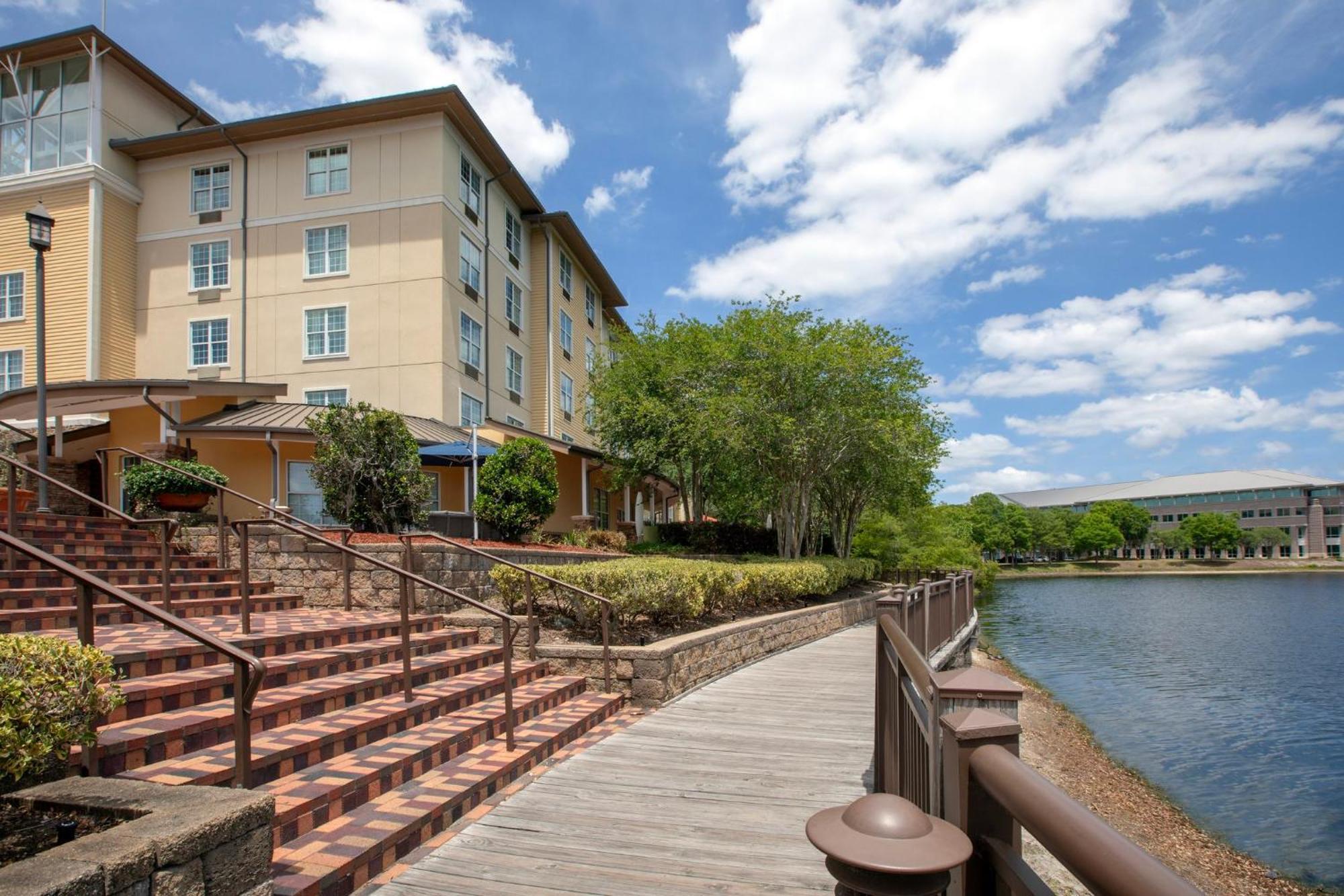 Hotel Indigo Jacksonville-Deerwood Park By Ihg Exterior photo